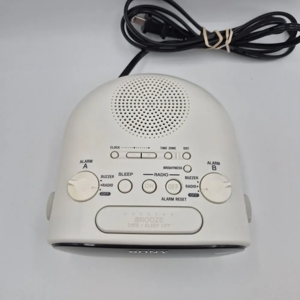 Sony Dream Machine ICF-C318 AM FM Dual Alarm Clock Radio Ivory w/ Green Display